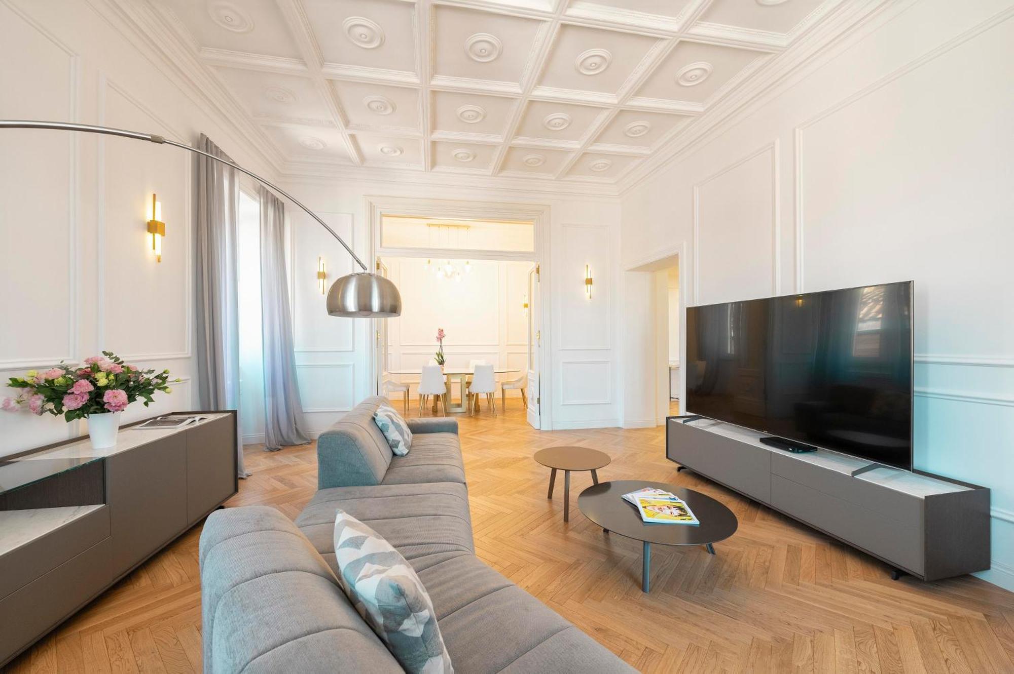 Sjr Luxury Apartment Trevi Fountain Рим Екстер'єр фото