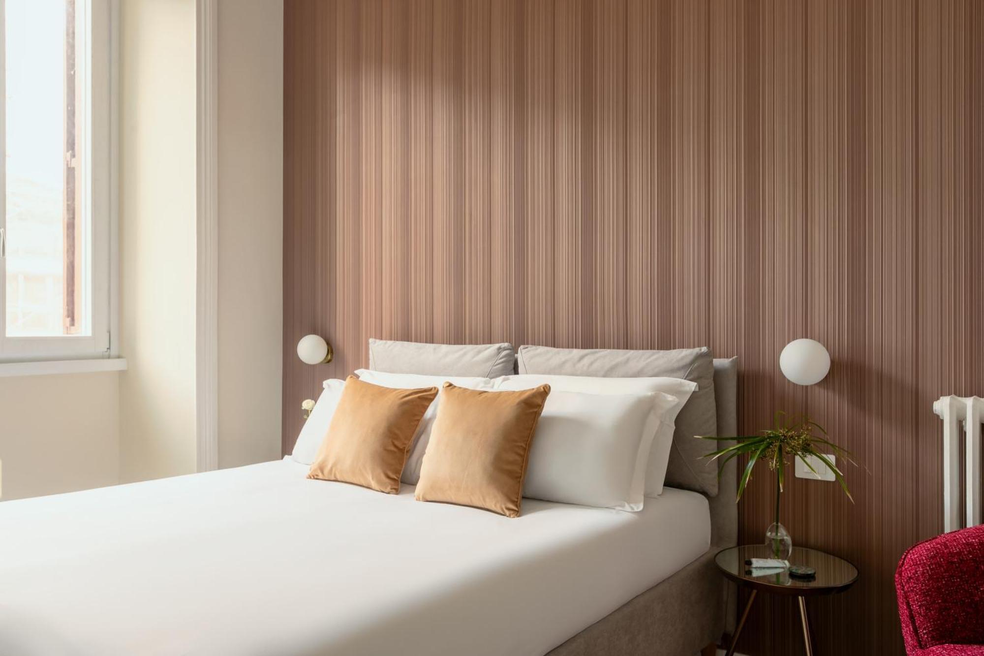 Sjr Luxury Apartment Trevi Fountain Рим Екстер'єр фото